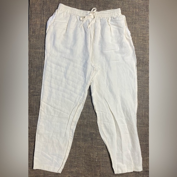 Saks Fifth Avenue Folio Collection White Pants
Size L
55% Linen/45% Silk - Picture 1 of 4
